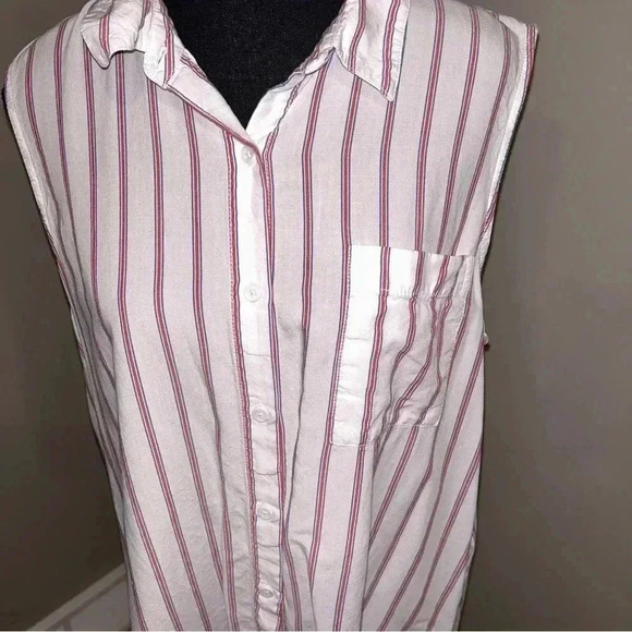 Beach Lunch Lounge Button Up Tank - Picture 4 of 6